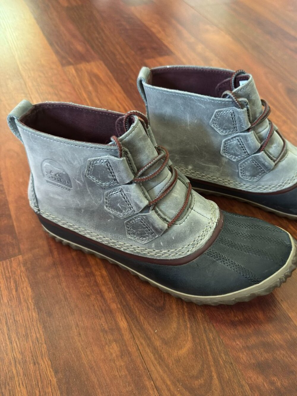 Sorel Out N About Boots Gray Leather Duck Waterproof Ankle Bootie Womens 6.5